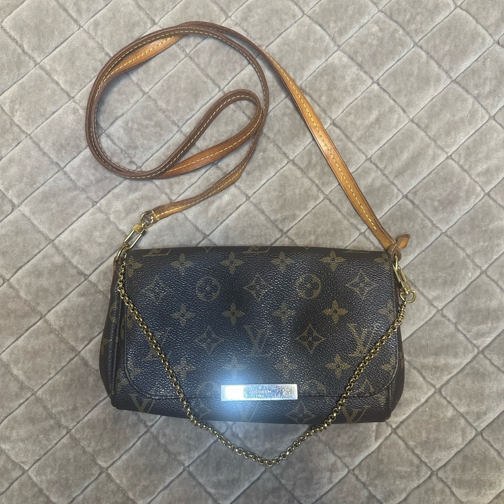 Louis Vuitton Authentic Monogram Favorite MM Crossbody Bag